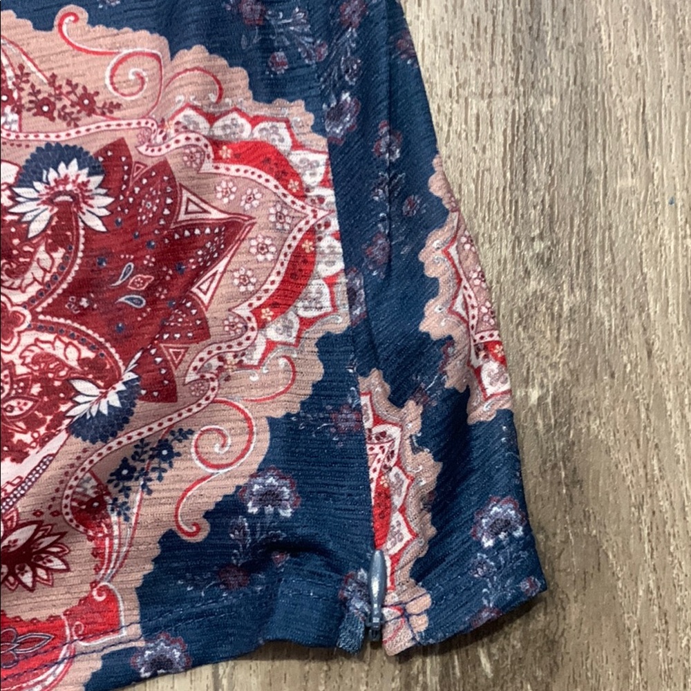 NWT Paisley Print V-Neck Top Side Zip - Picture 15 of 17
